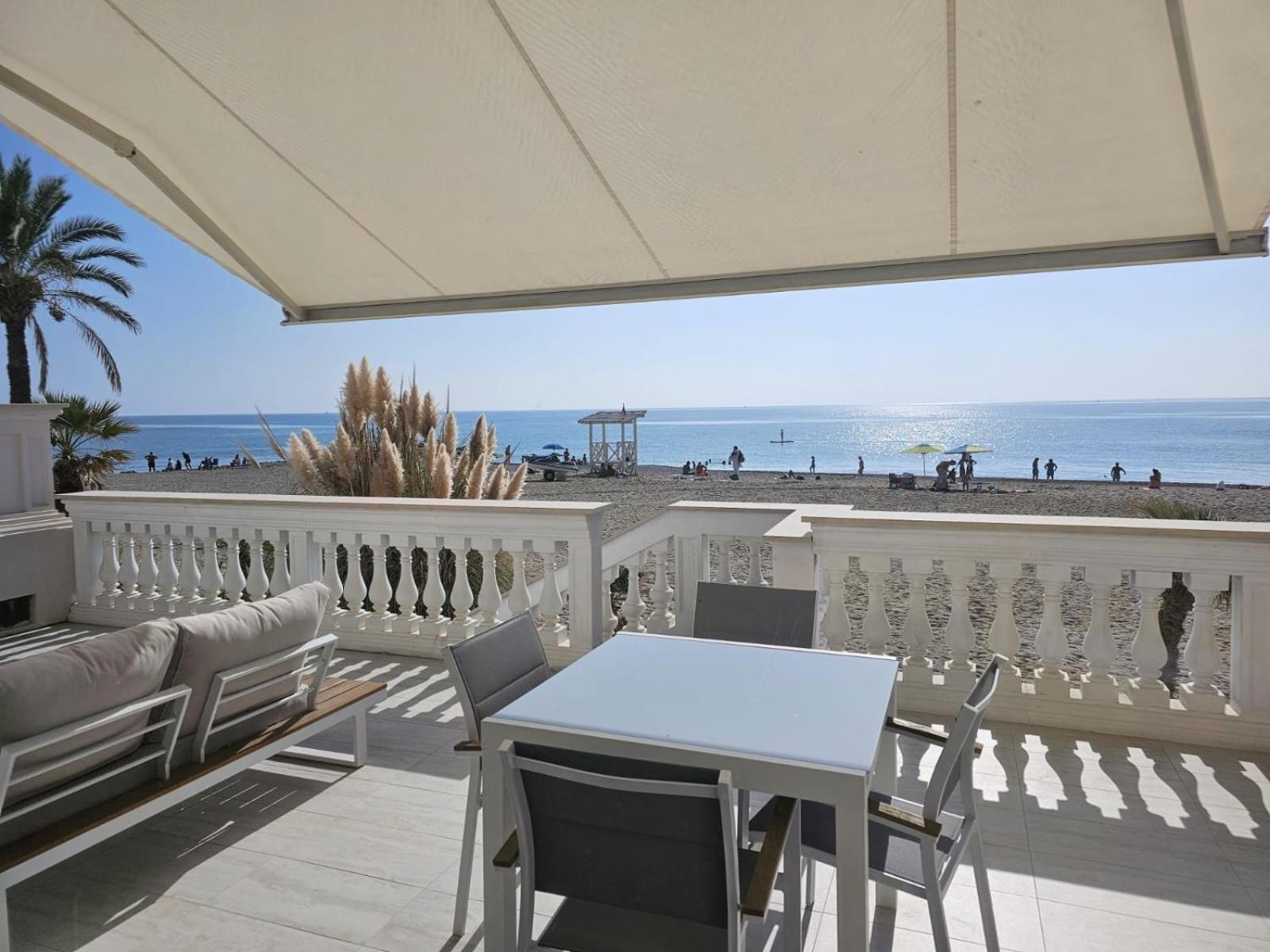 Blu Sea Apartments Pietra Ligure Dış mekan fotoğraf