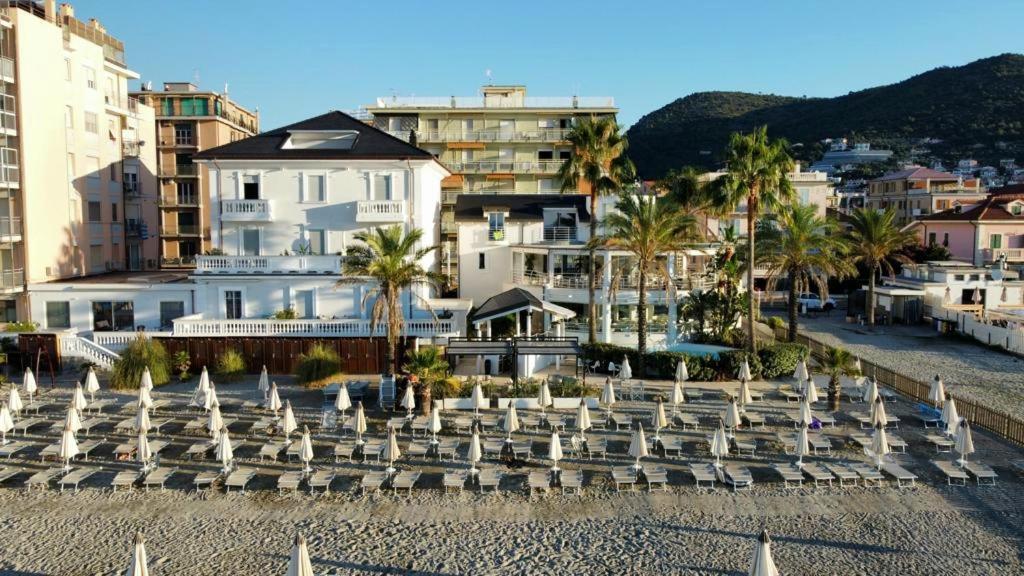 Blu Sea Apartments Pietra Ligure Dış mekan fotoğraf