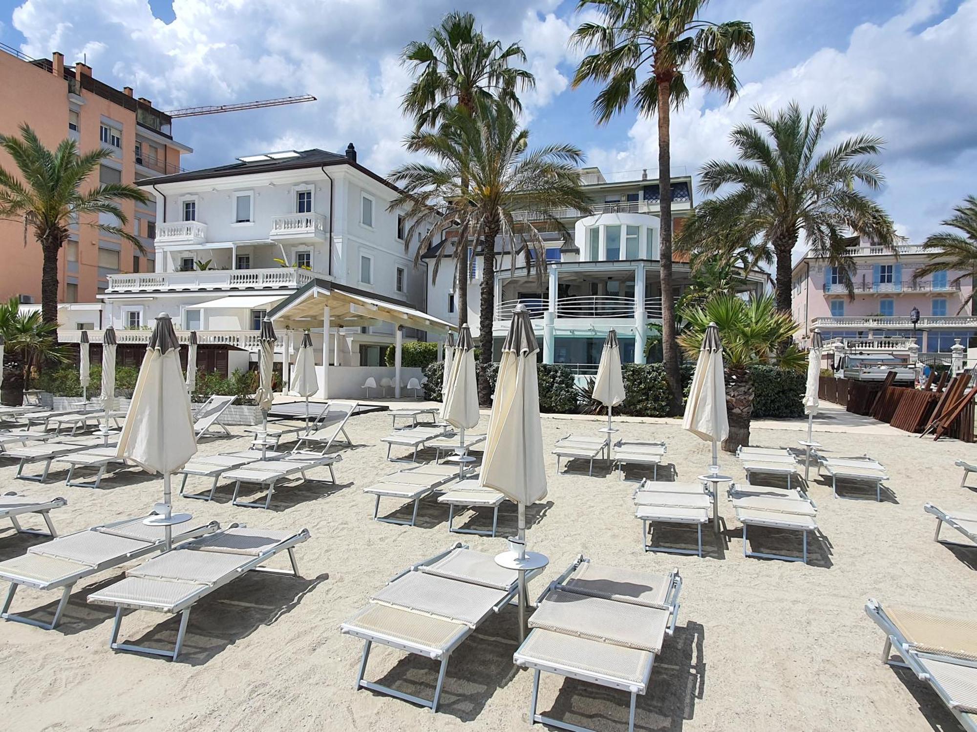 Blu Sea Apartments Pietra Ligure Dış mekan fotoğraf