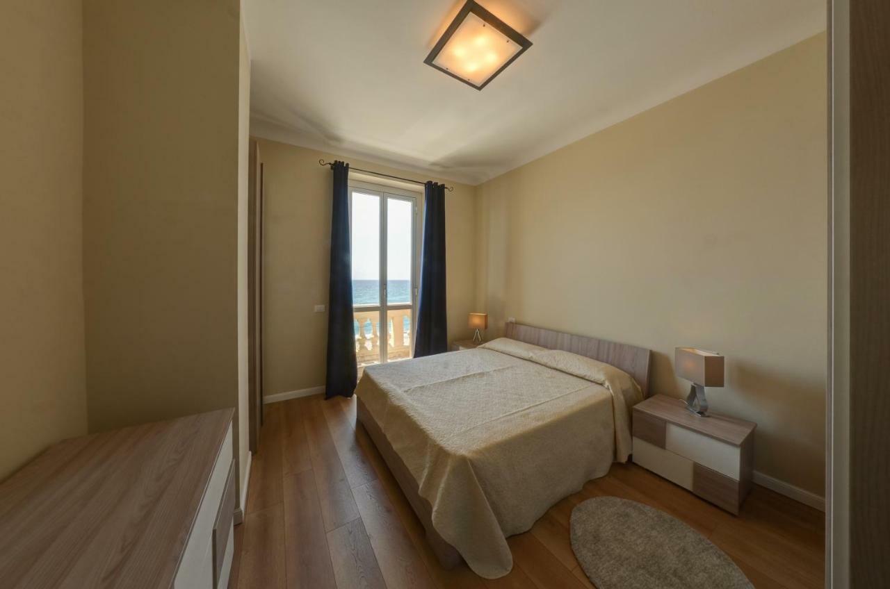Blu Sea Apartments Pietra Ligure Dış mekan fotoğraf
