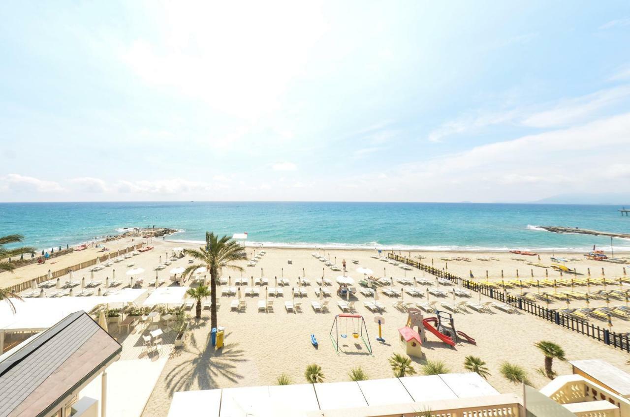 Blu Sea Apartments Pietra Ligure Dış mekan fotoğraf